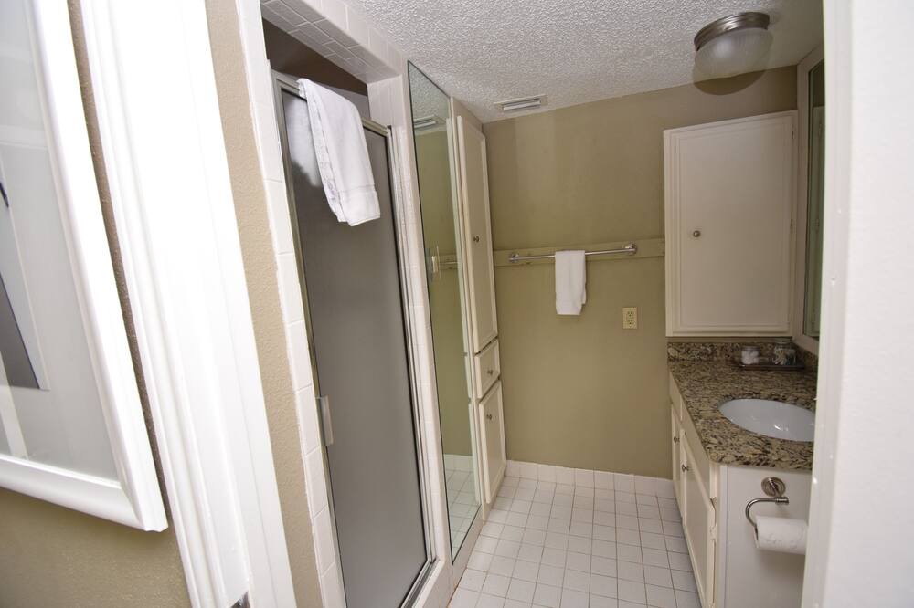 Photo of Bathroom in Lakeway