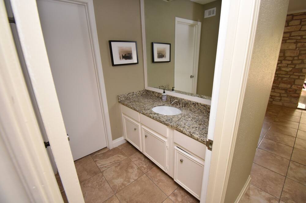 Photo of Bathroom in Lakeway
