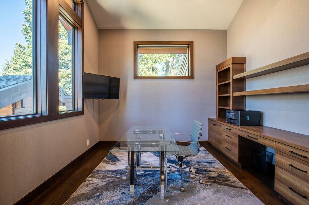 Photo of Livingroom in Deer Valley
