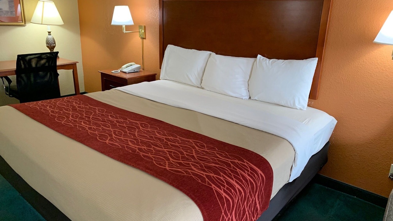 Photo of Others in Wynne