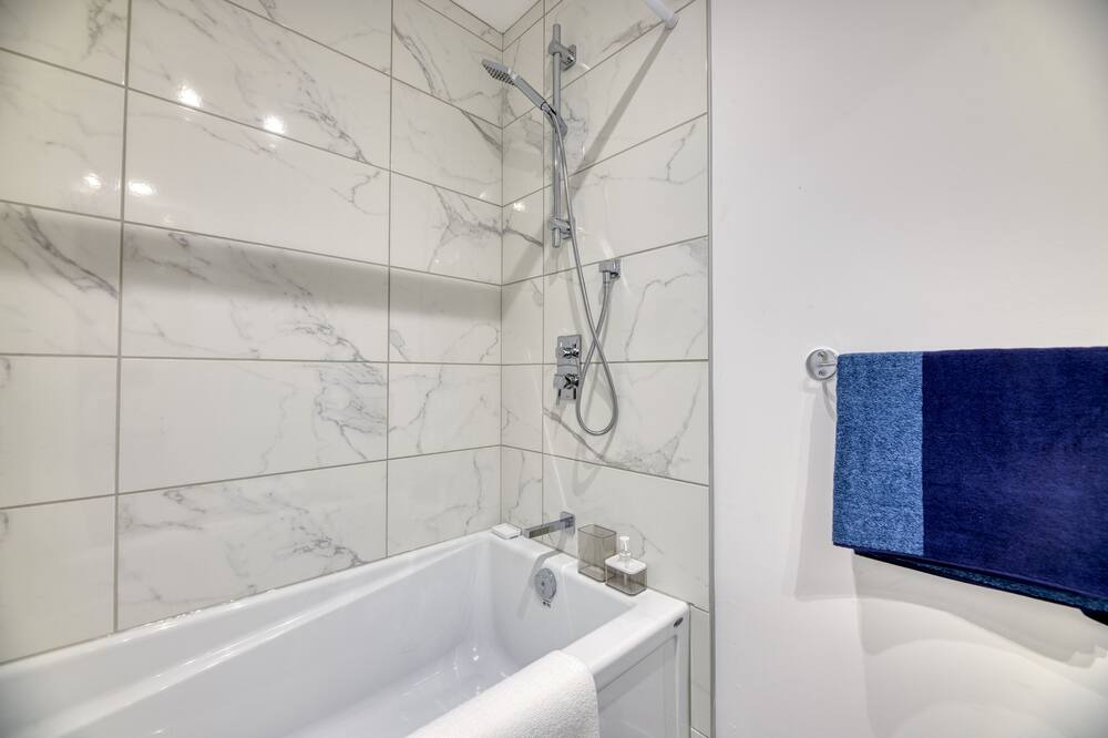 Photo of Bathroom in Cartierville