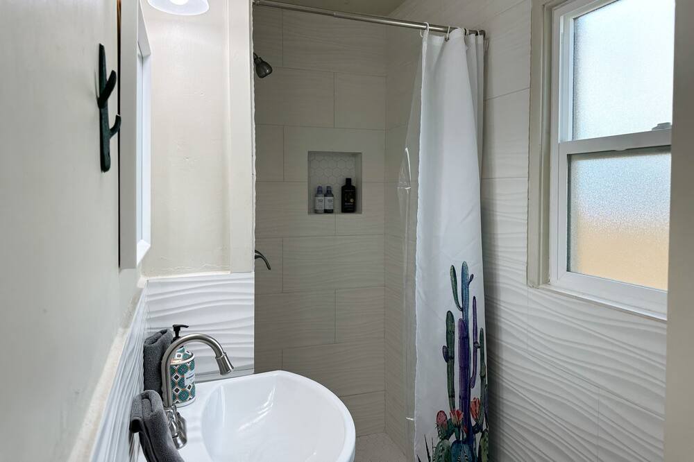 Photo of Bathroom in Escalon