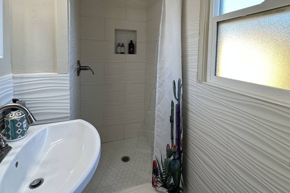 Photo of Bathroom in Escalon