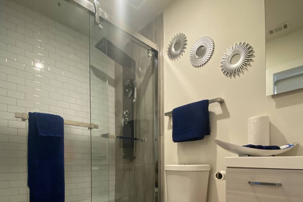 Photo of Bathroom in Old East Dallas