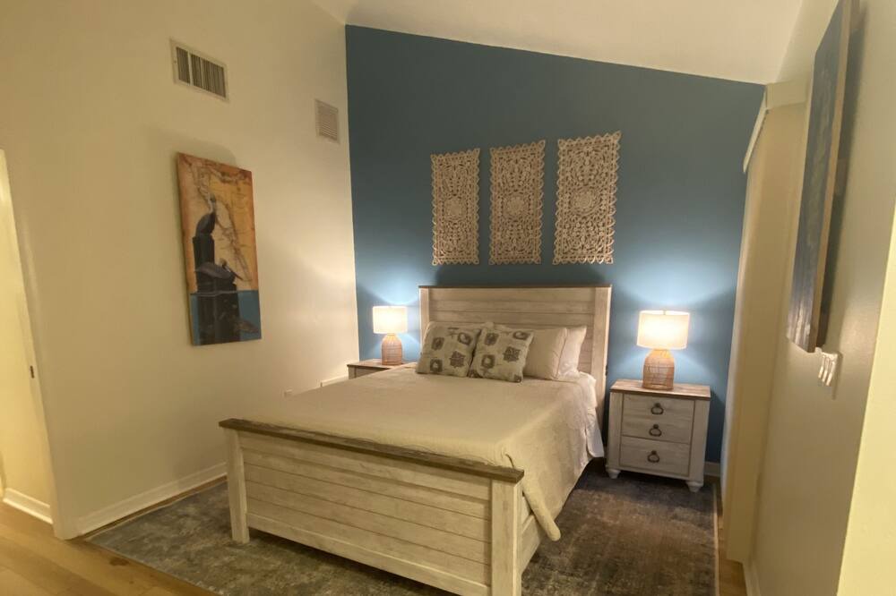 Photo of Bedroom in Bunker Oaks