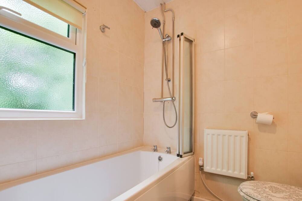 Photo of Bathroom in Llanteg