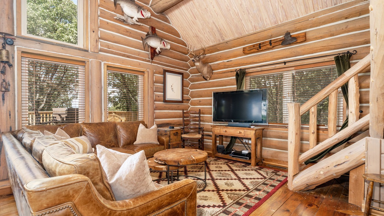 Photo of Livingroom in Bixby
