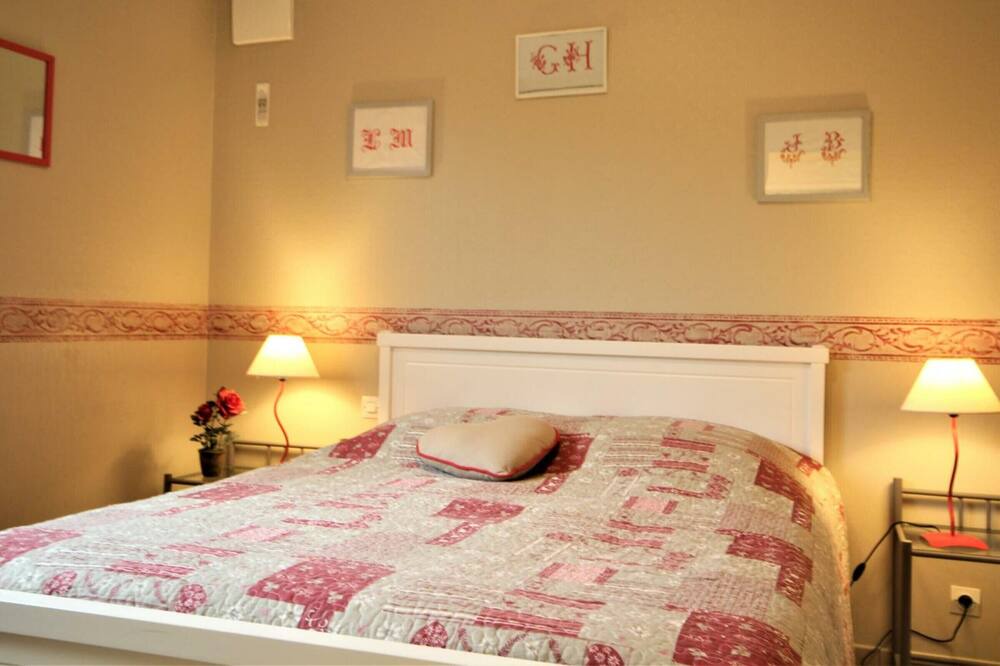 Photo of Bedroom in Authieux-Ratieville