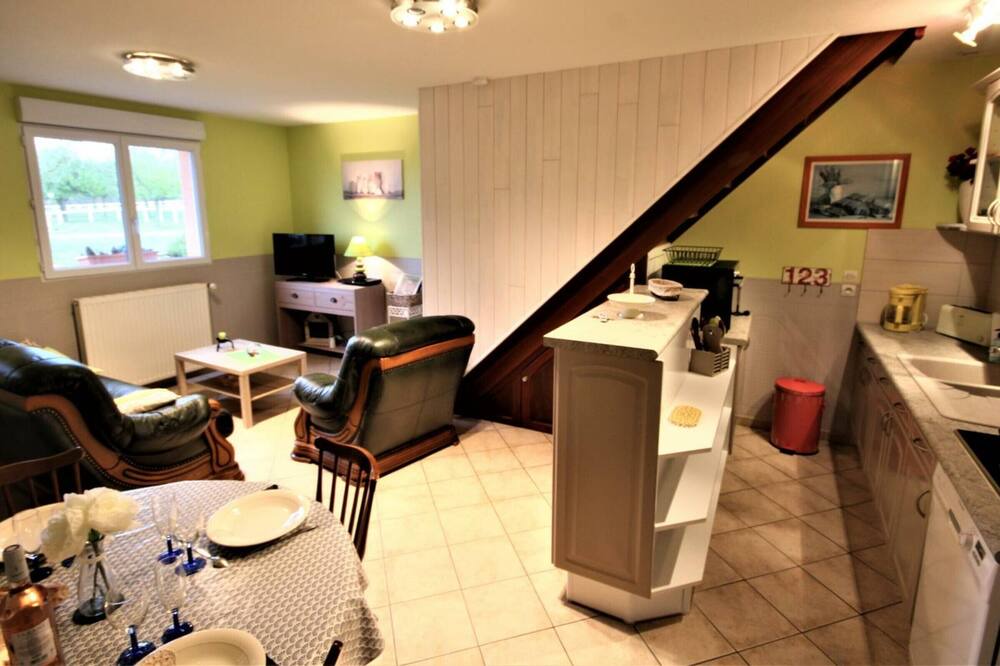 Photo of Livingroom in Authieux-Ratieville