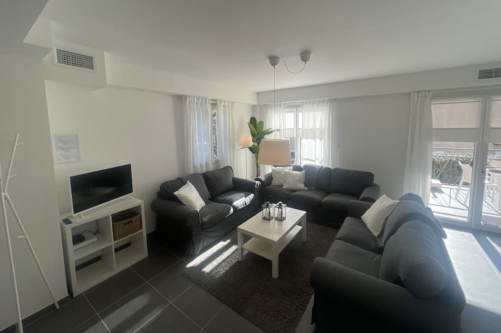 Photo of Livingroom in Plage de la Garonnette