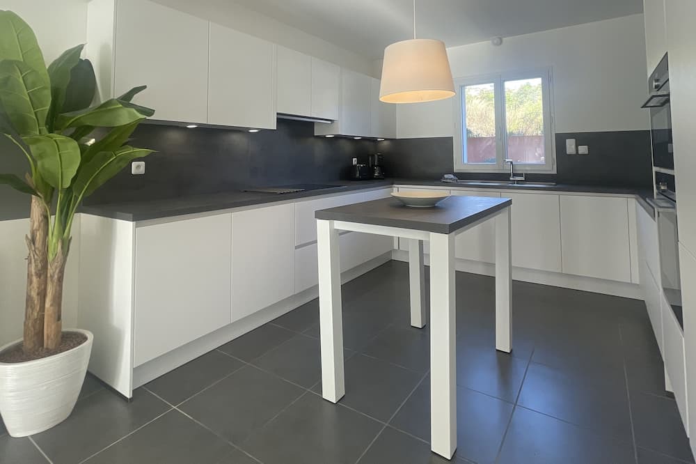 Photo of Kitchen in Plage de la Garonnette