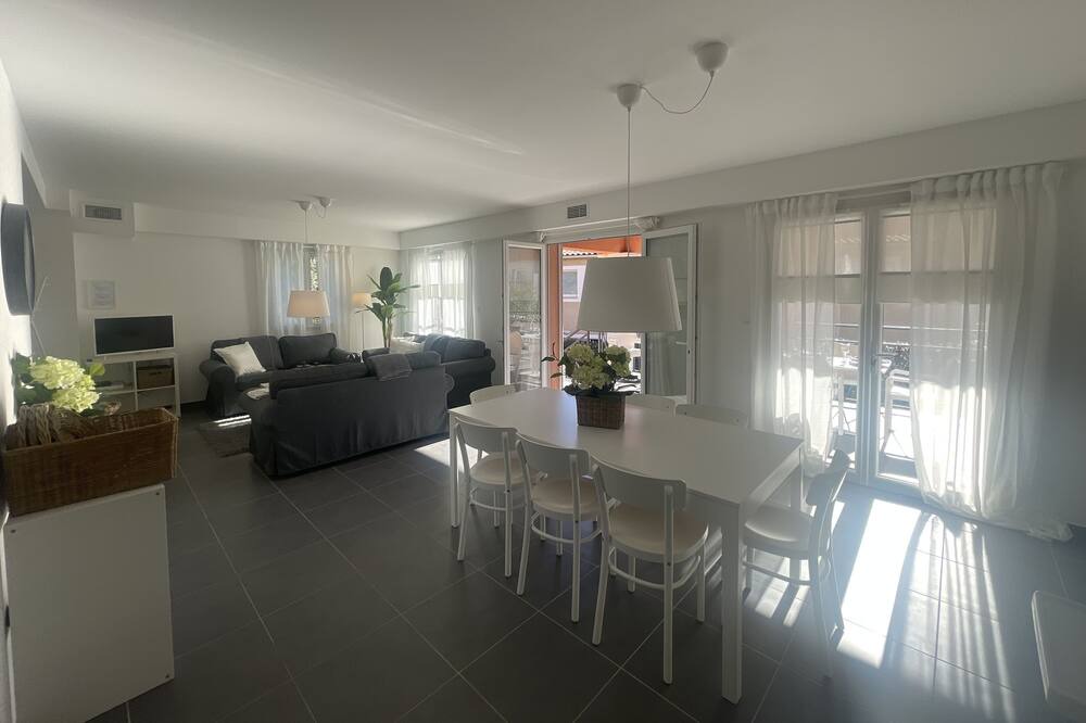 Photo of Livingroom in Plage de la Garonnette
