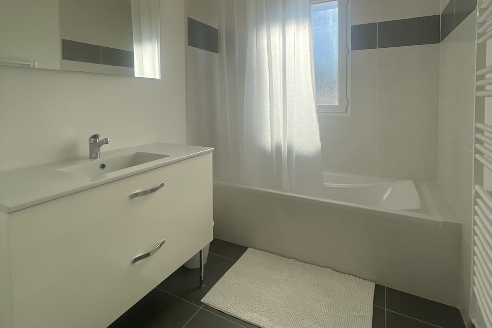 Photo of Bathroom in Plage de la Garonnette