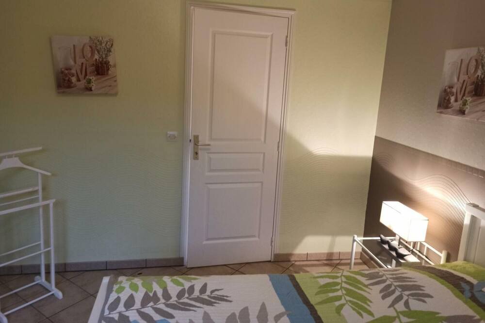 Photo of Bedroom in Authieux-Ratieville