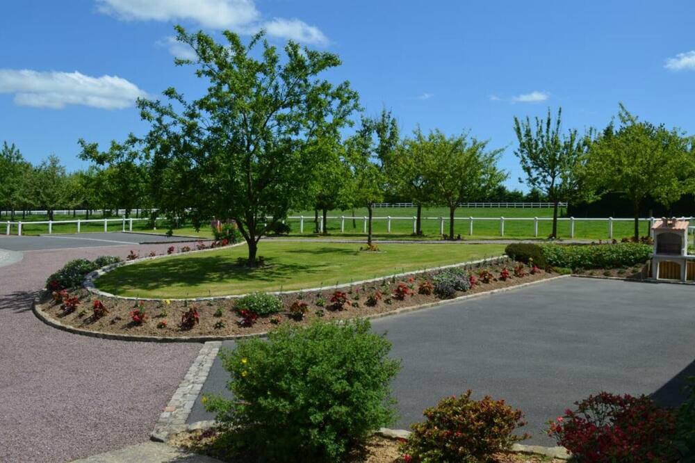 Photo of Outdoor in Authieux-Ratieville