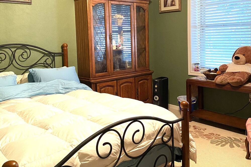 Photo of Bedroom in Montgomery