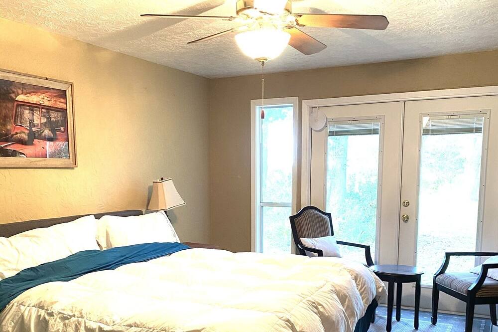 Photo of Bedroom in Montgomery