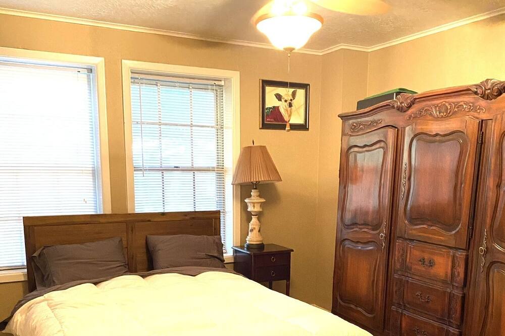 Photo of Bedroom in Montgomery