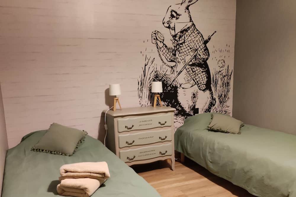 Photo of Bedroom in Besain