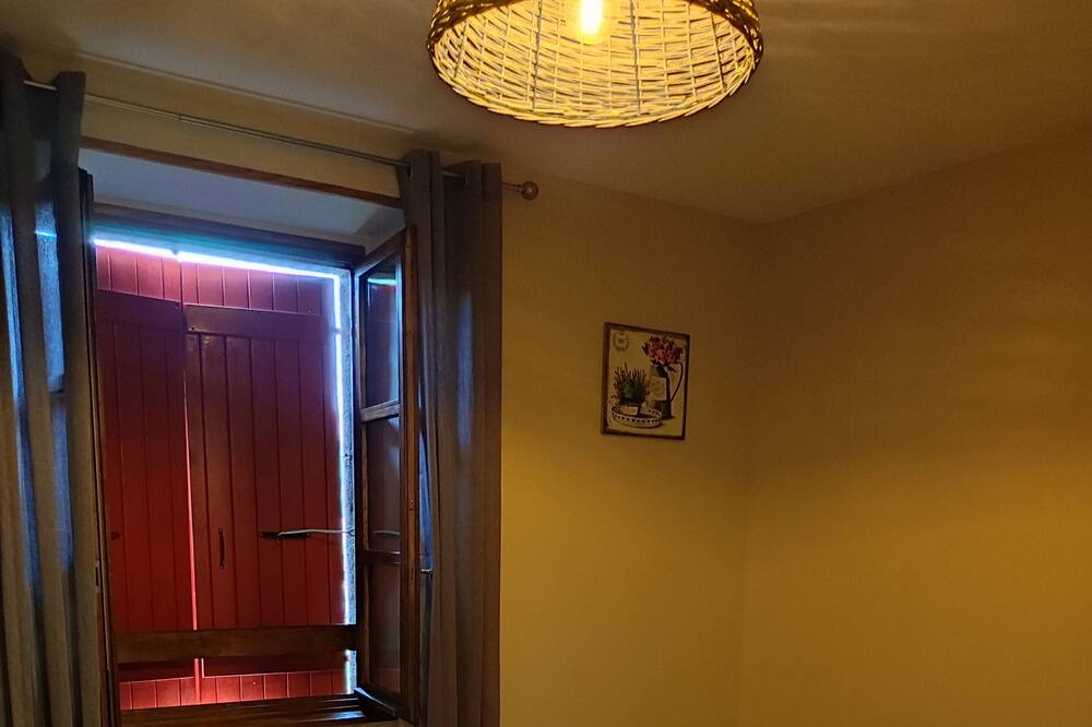Photo of Bedroom in Besain
