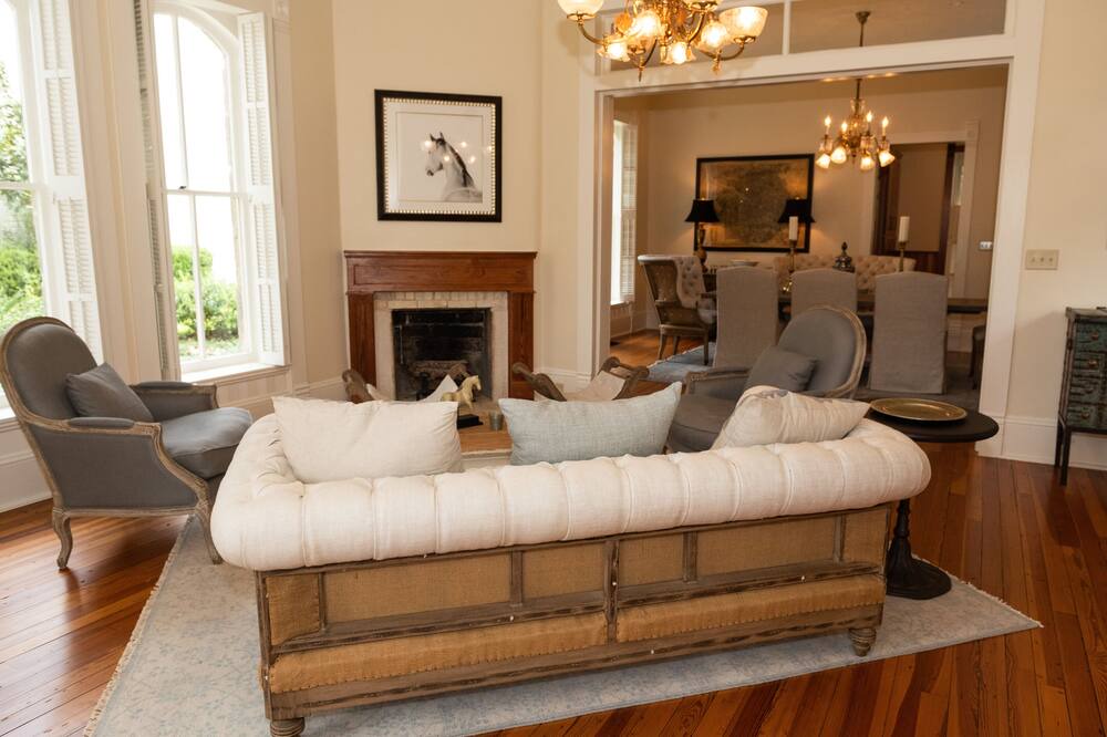 Photo of Livingroom in Gonzales