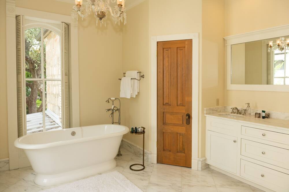 Photo of Bathroom in Gonzales