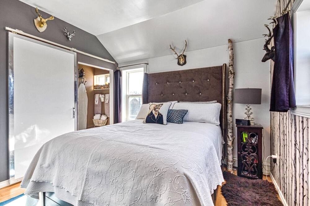 Photo of Bedroom in Kagawong