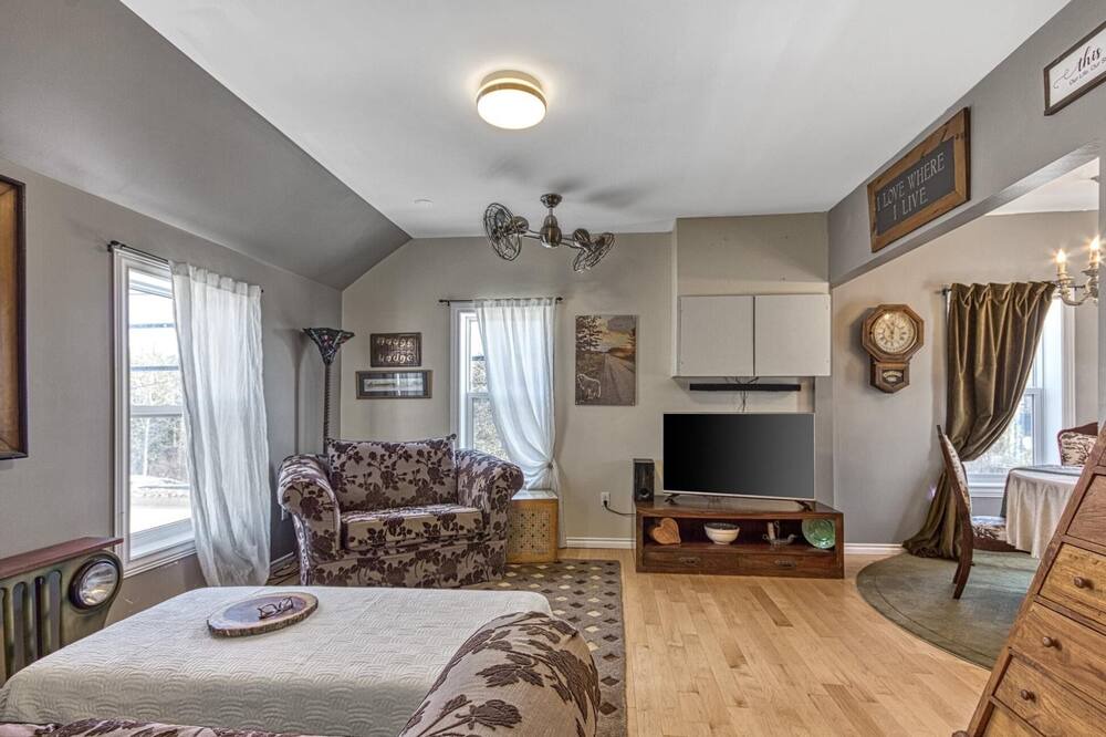 Photo of Bedroom in Kagawong