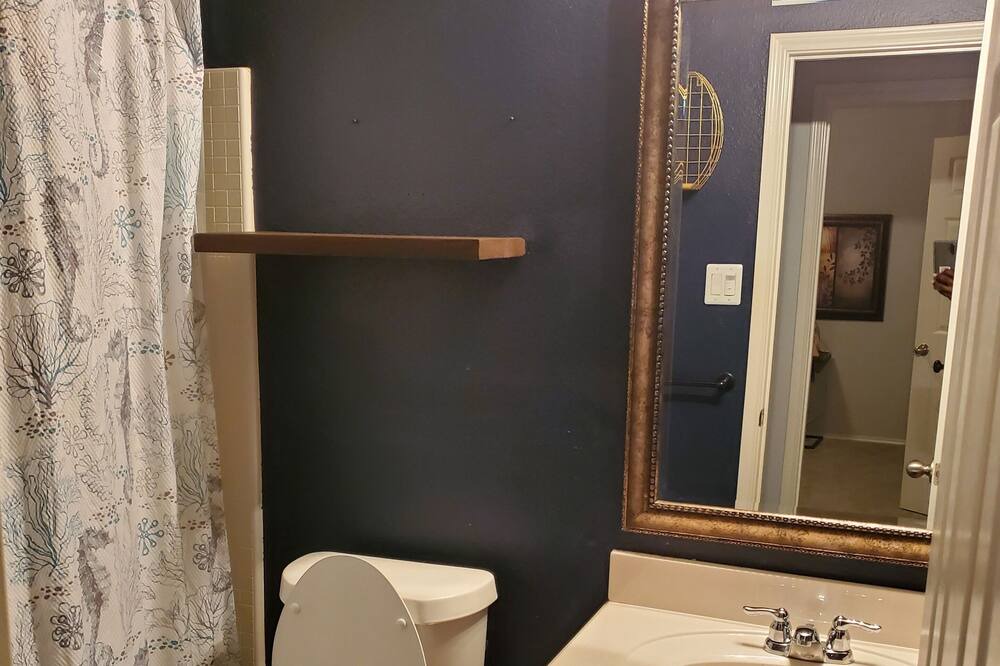 Photo of Bathroom in Fate