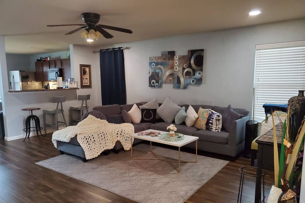 Photo of Livingroom in Fate