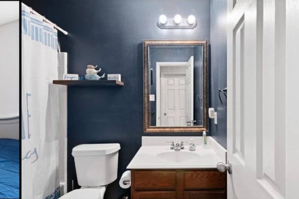 Photo of Bathroom in Fate