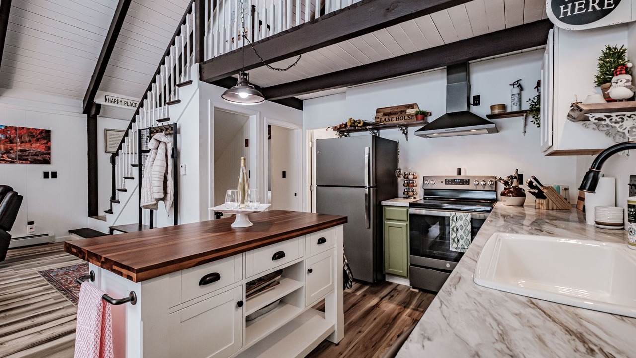 Photo of Kitchen in Lake Arrowhead