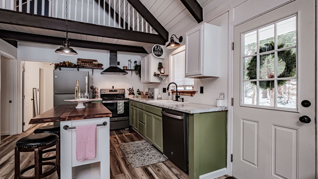 Photo of Kitchen in Lake Arrowhead