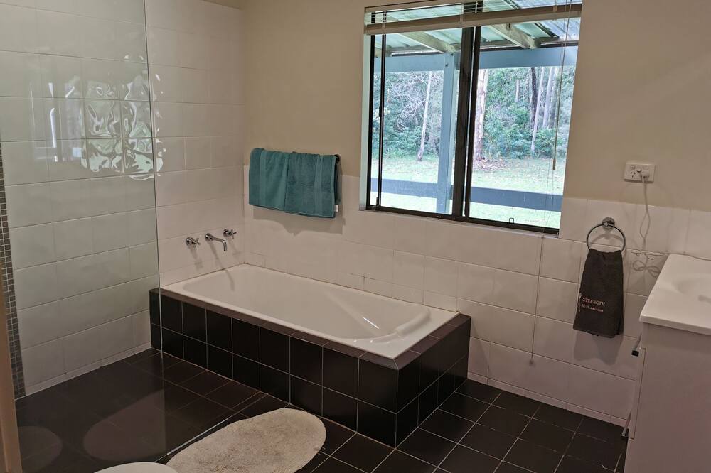 Photo of Bathroom in Basin View