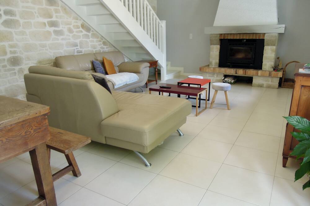 Photo of Livingroom in Noisy-sur-Ecole