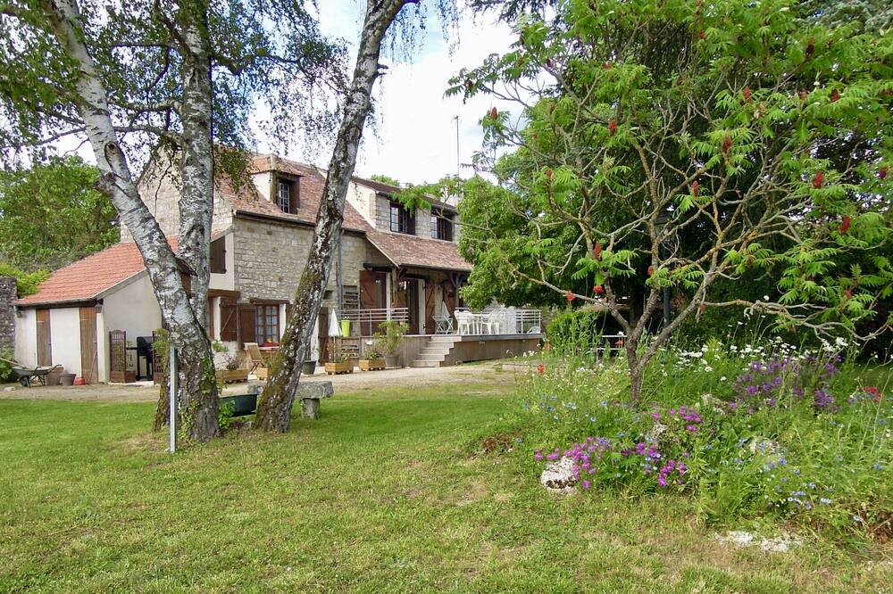 Photo of Outdoor in Noisy-sur-Ecole