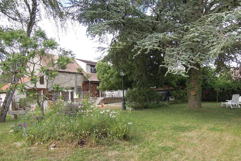 Photo of Outdoor in Noisy-sur-Ecole