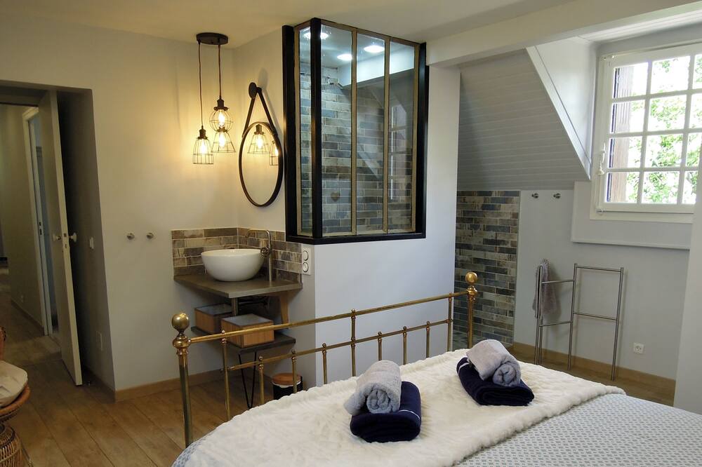 Photo of Bedroom in Noisy-sur-Ecole