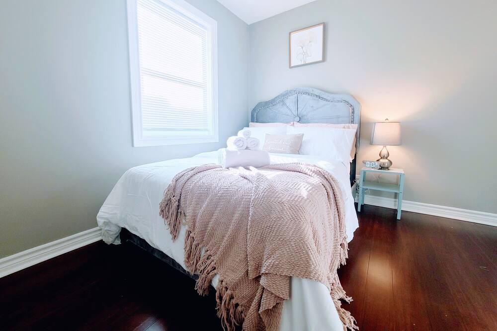 Photo of Bedroom in Hamilton