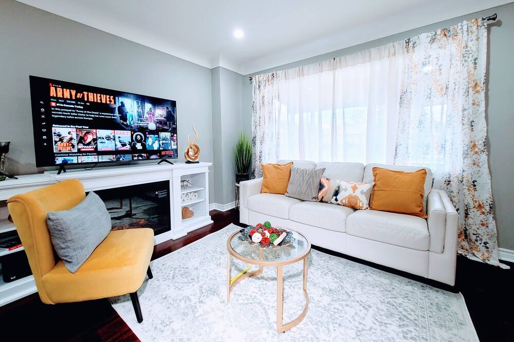 Photo of Livingroom in Hamilton