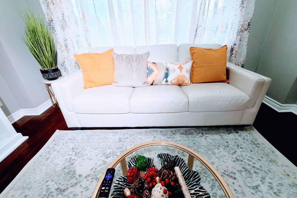 Photo of Livingroom in Hamilton