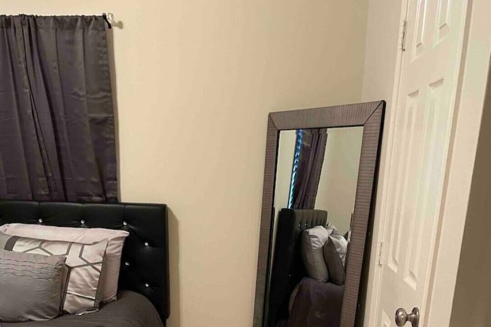 Photo of Bedroom in Pearland