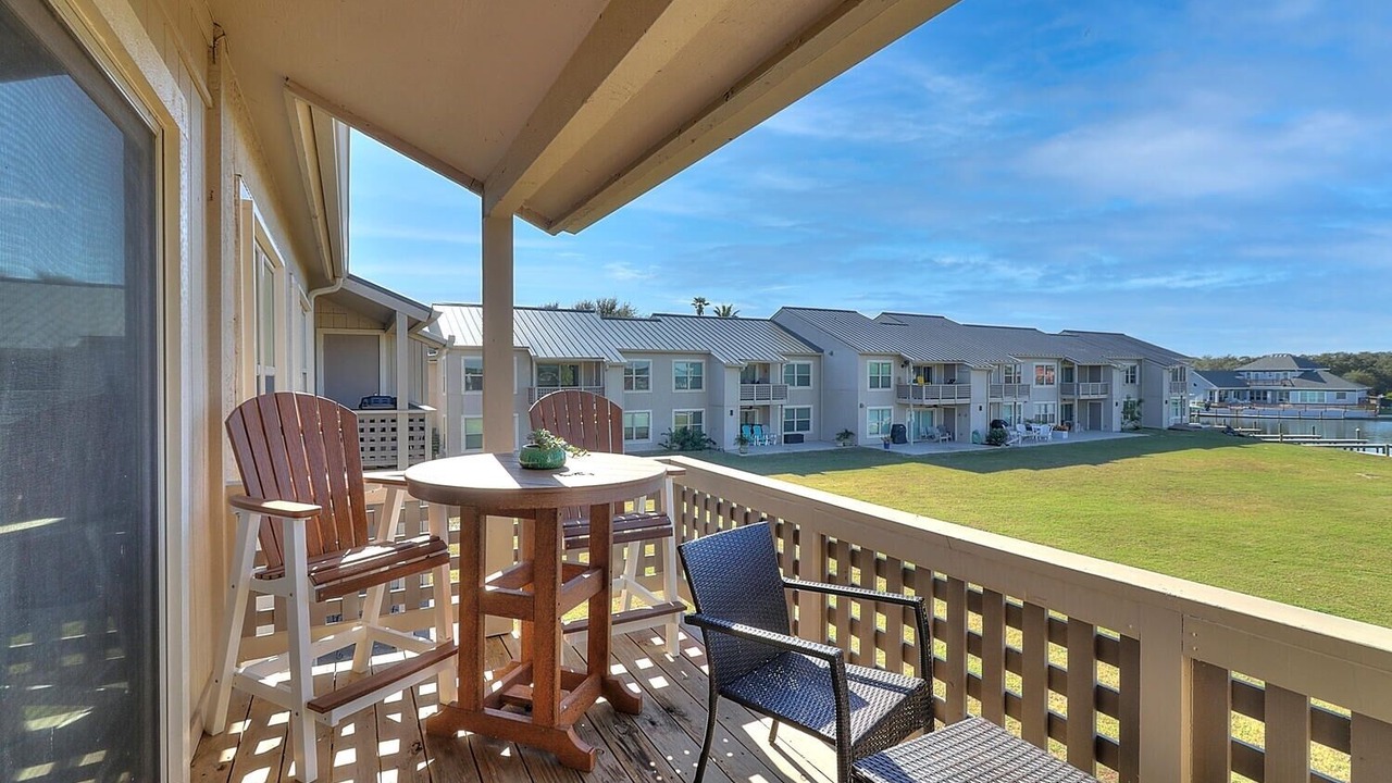 Photo of Others in Harbor Oaks