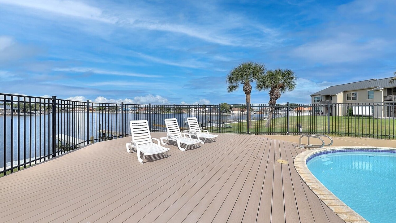 Photo of Outdoor in Harbor Oaks