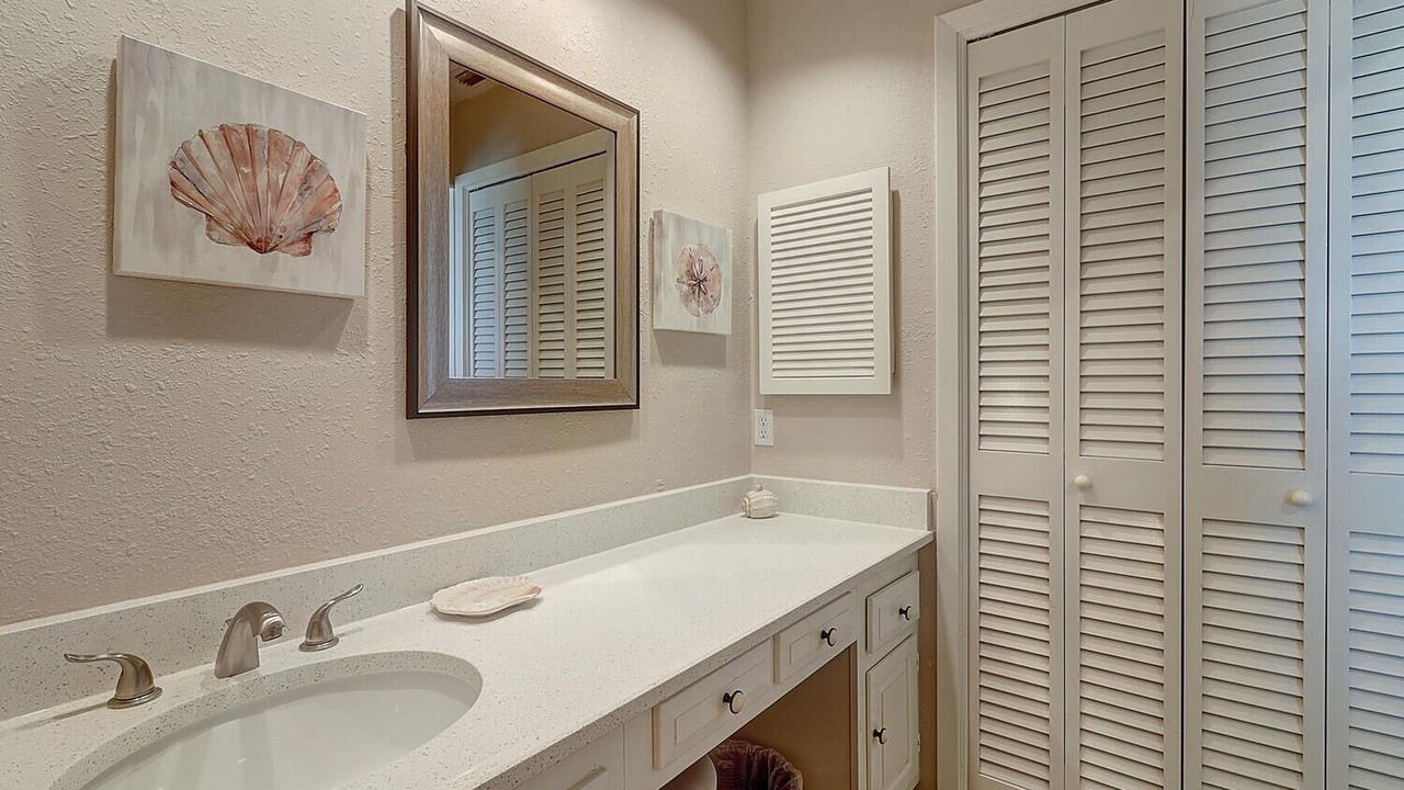 Photo of Bathroom in Harbor Oaks