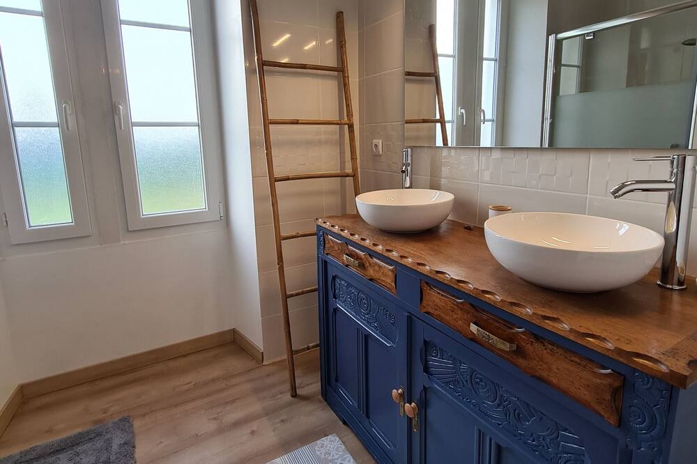 Photo of Bathroom in Montierchaume
