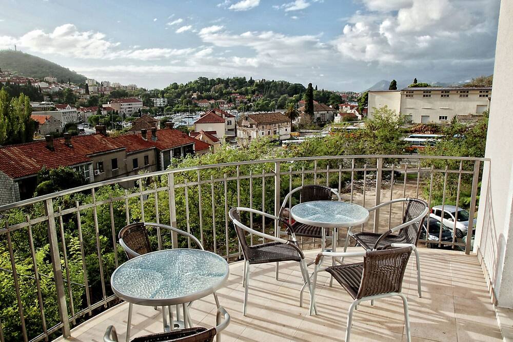 Photo of Patio Balcony in Montovjerna