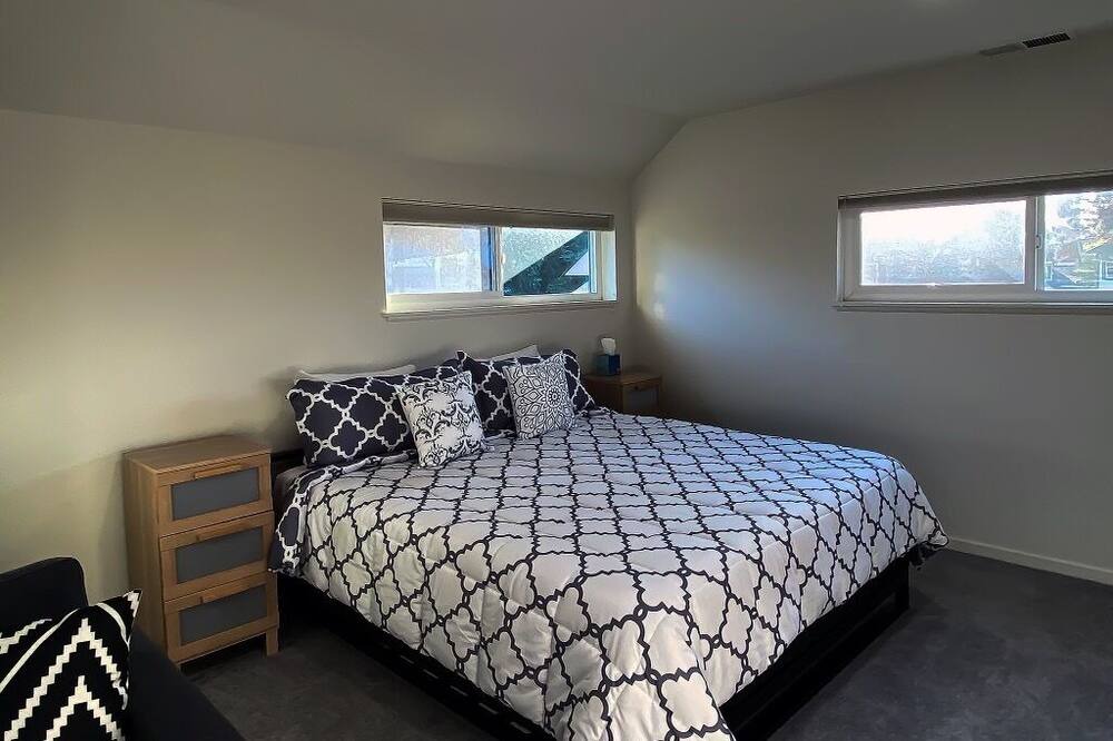 Photo of Bedroom in Santa Rosa