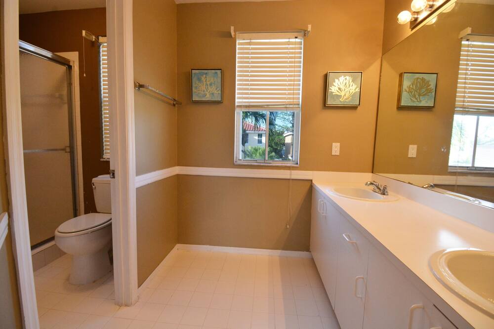 Photo of Bathroom in Margate
