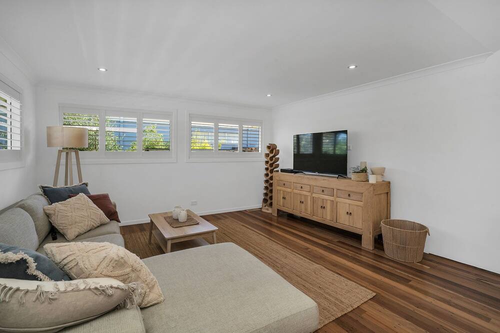 Photo of Others in Rosebud